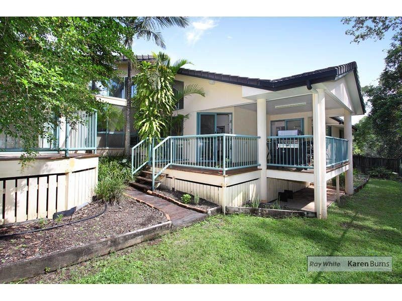 3 Kingfisher Place, Chapel Hill QLD 4069