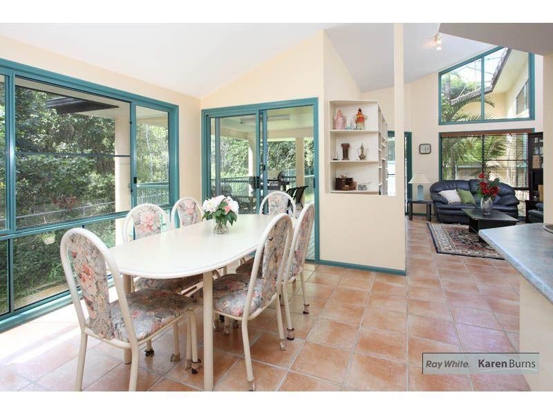 3 Kingfisher Place, Chapel Hill QLD 4069