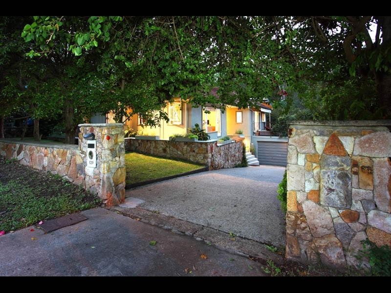 129 Russell Terrace, Indooroopilly QLD 4068