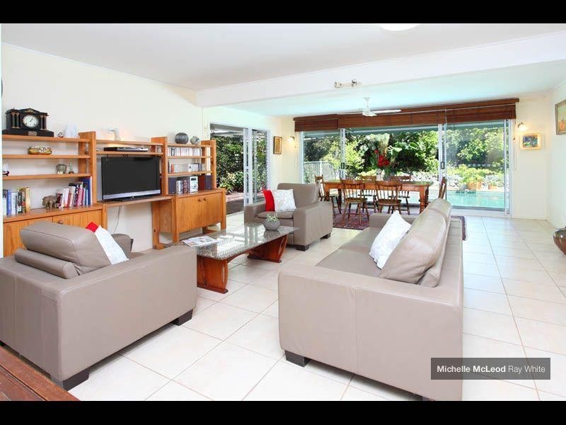 40 Gleneagle Street, Kenmore QLD 4069