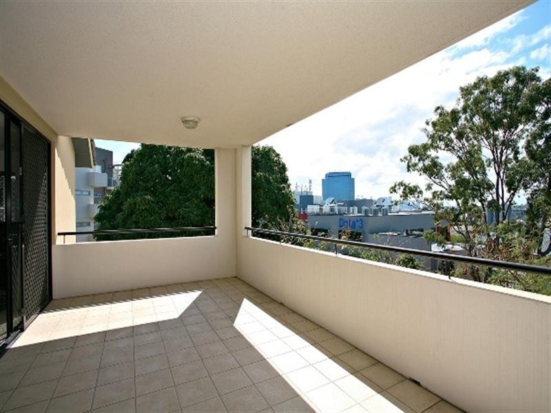 3/90 Kensington Terrace, Toowong QLD 4066