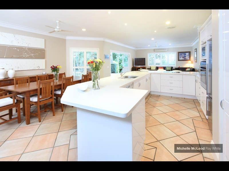 30 Kirkdale Road, Chapel Hill QLD 4069