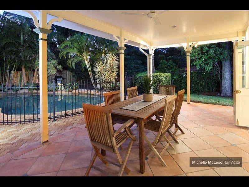 30 Kirkdale Road, Chapel Hill QLD 4069