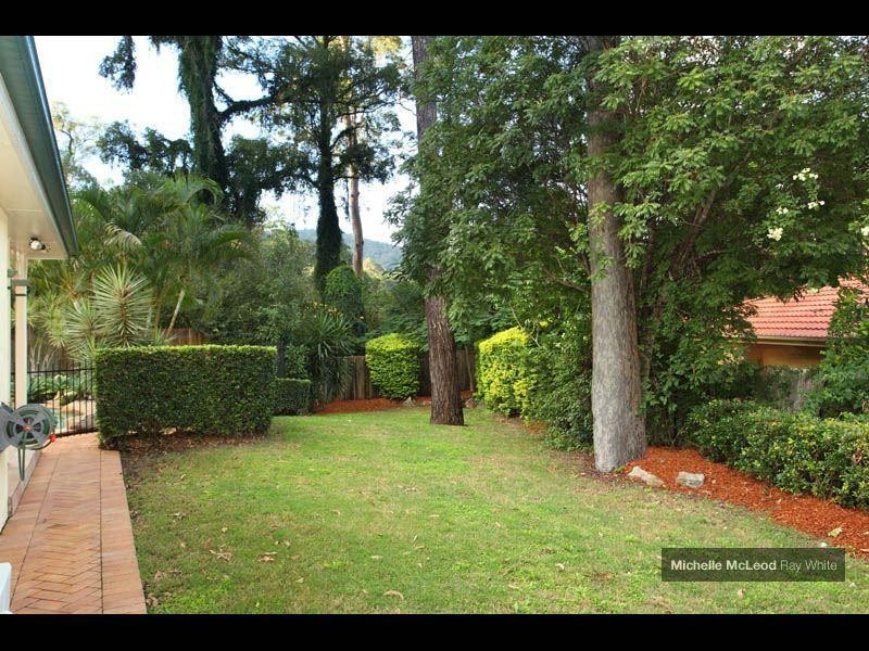 30 Kirkdale Road, Chapel Hill QLD 4069