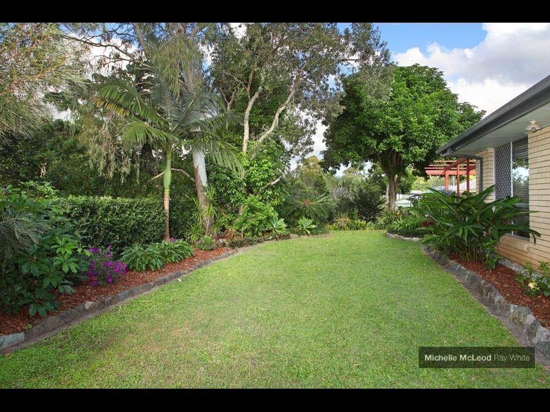 9 Moondarra Street, Chapel Hill QLD 4069