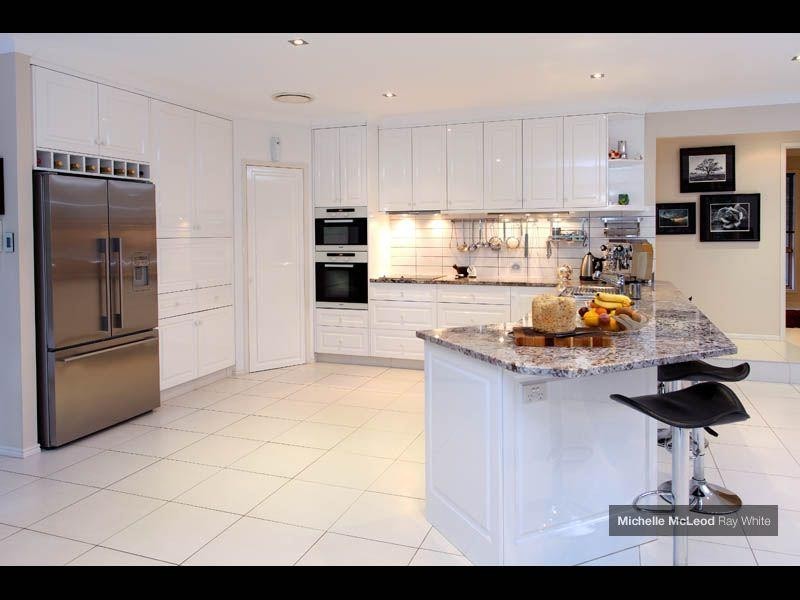 190 Tinarra Crescent, Kenmore Hills QLD 4069