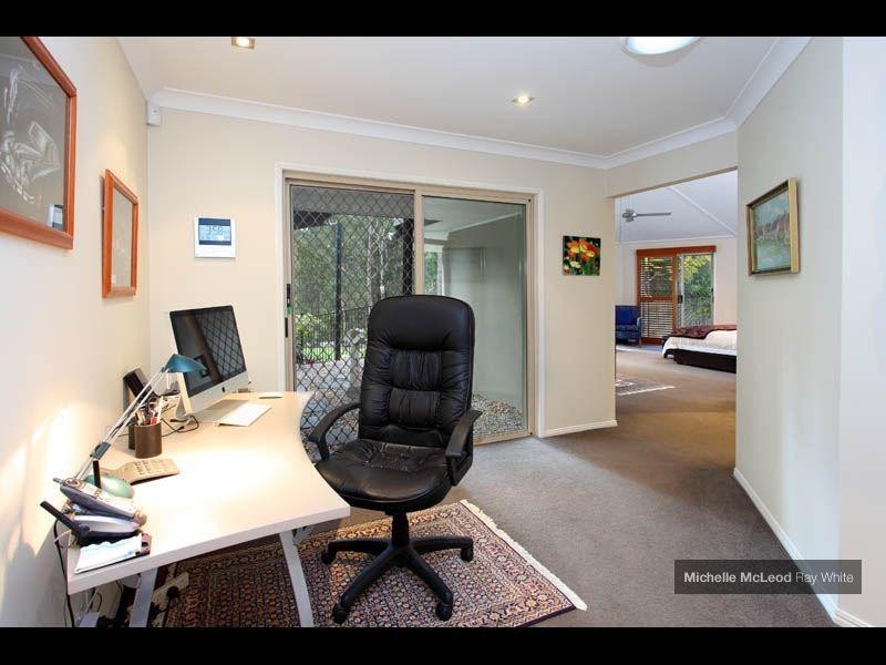 190 Tinarra Crescent, Kenmore Hills QLD 4069