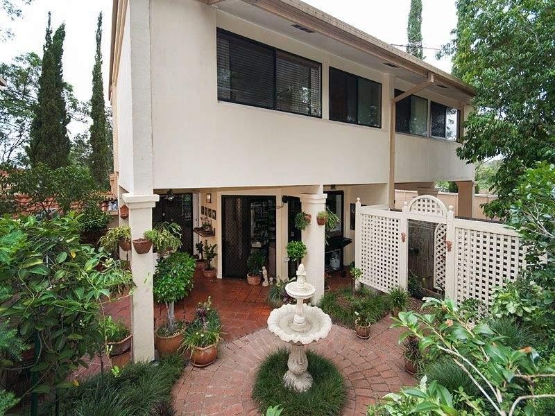 2/44 Dovercourt Road, Toowong QLD 4066