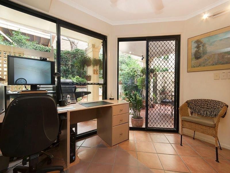 2/44 Dovercourt Road, Toowong QLD 4066