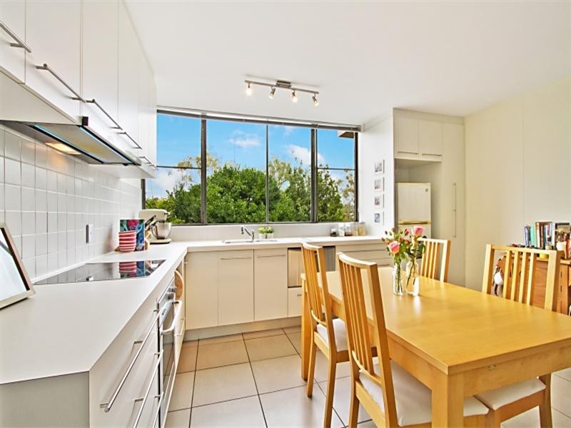 1/18 Holmes Street, Toowong QLD 4066