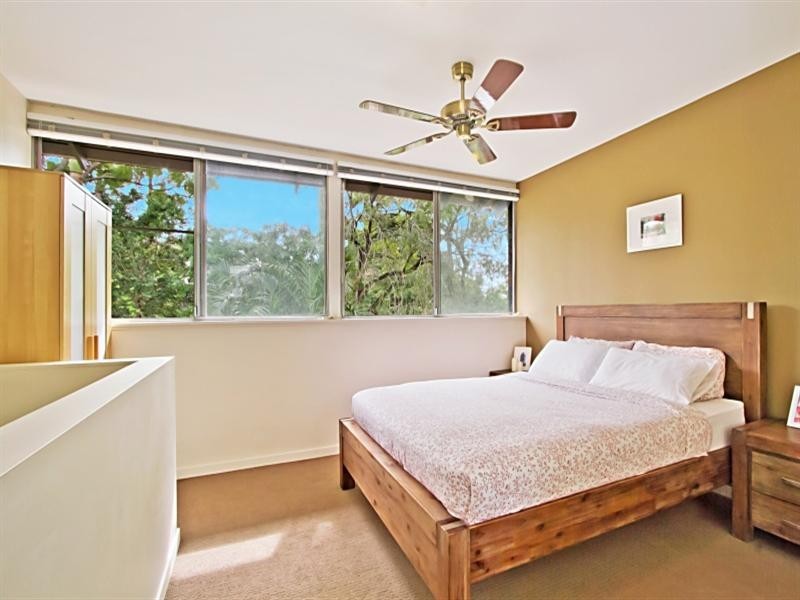 1/18 Holmes Street, Toowong QLD 4066