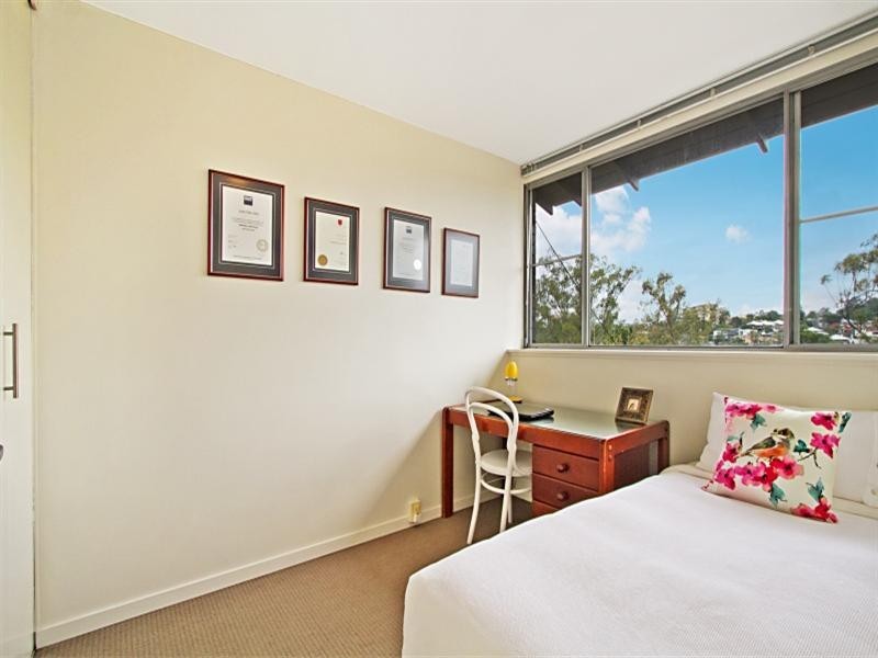 1/18 Holmes Street, Toowong QLD 4066