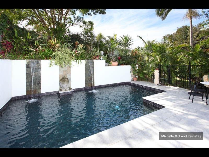 20 Stralock Street, Chapel Hill QLD 4069