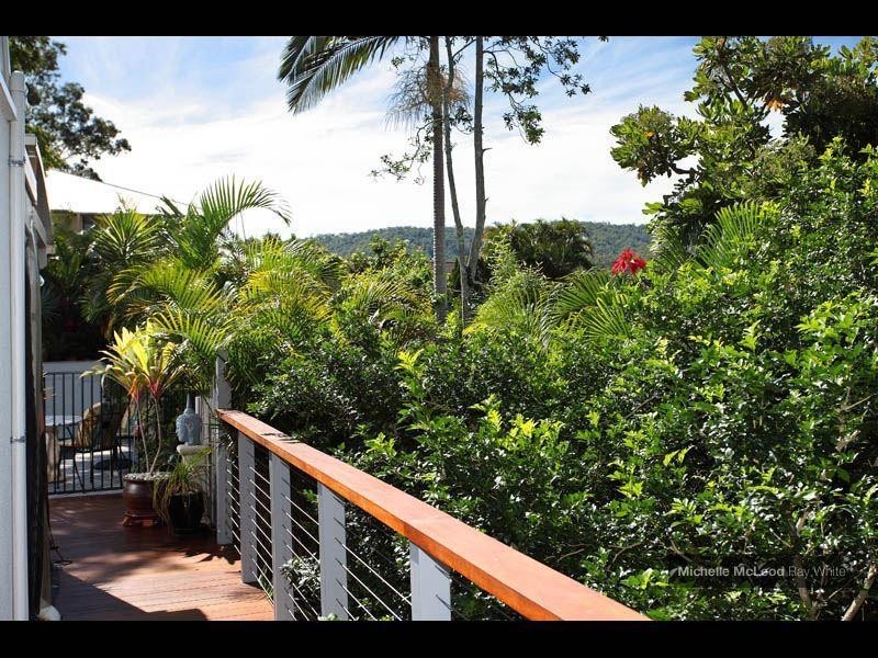 20 Stralock Street, Chapel Hill QLD 4069