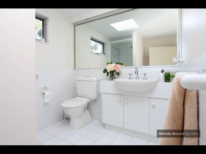 20 Stralock Street, Chapel Hill QLD 4069