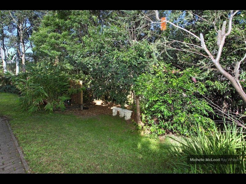 20 Stralock Street, Chapel Hill QLD 4069