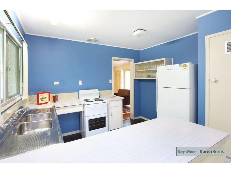 5 Lochiel Street, Kenmore QLD 4069