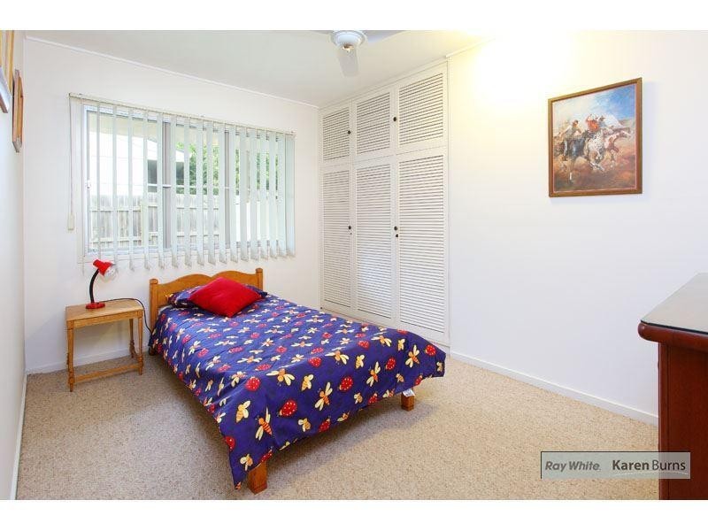 5 Lochiel Street, Kenmore QLD 4069