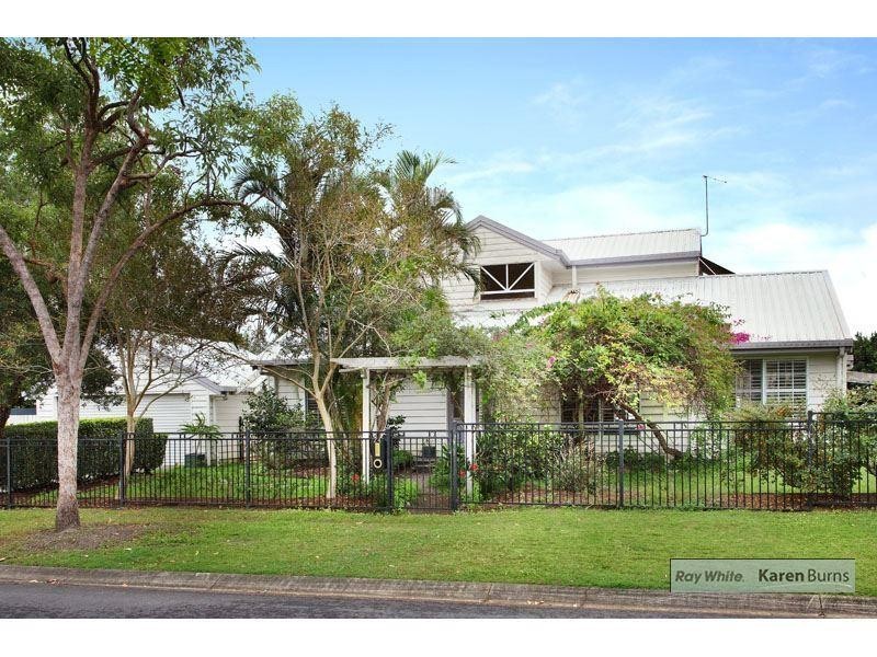 24 Sleaford Street, Chapel Hill QLD 4069
