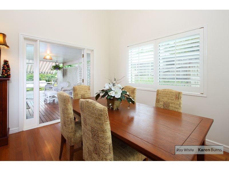 24 Sleaford Street, Chapel Hill QLD 4069