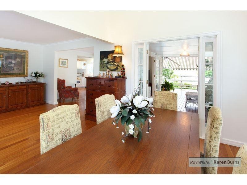 24 Sleaford Street, Chapel Hill QLD 4069