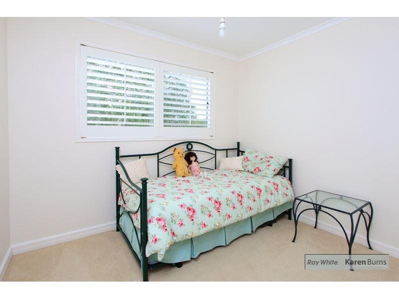 24 Sleaford Street, Chapel Hill QLD 4069