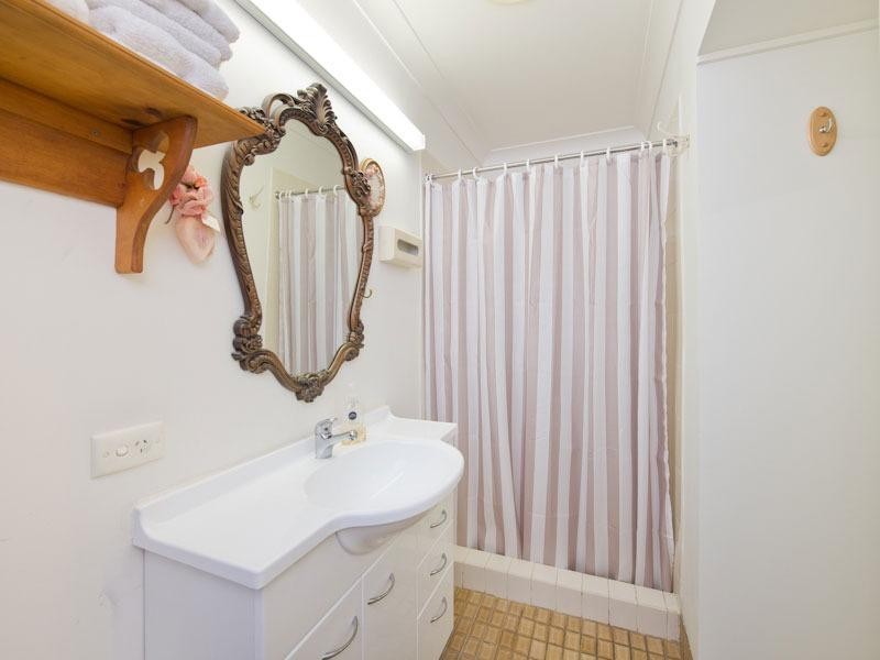 53 Goldsbrough Road, Taringa QLD 4068