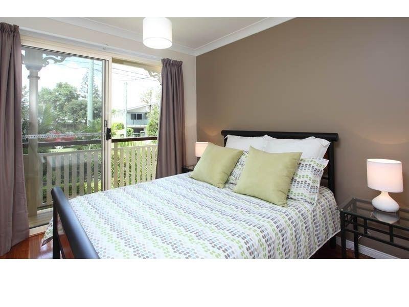 33 Burns Parade, Chapel Hill QLD 4069