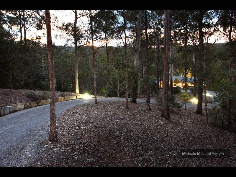 190 Tinarra Crescent, Kenmore Hills QLD 4069