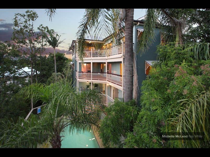 5 Maculata Drive, Chapel Hill QLD 4069