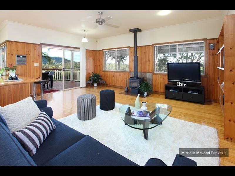 5 Maculata Drive, Chapel Hill QLD 4069