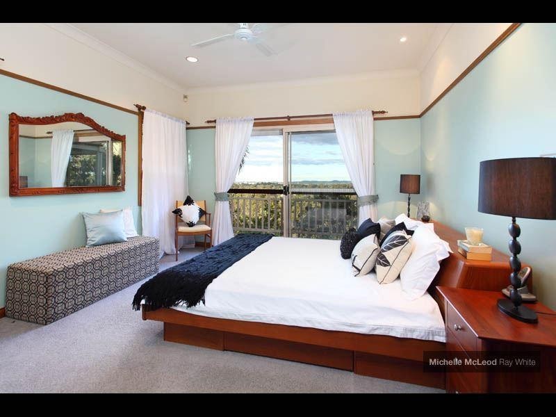 5 Maculata Drive, Chapel Hill QLD 4069