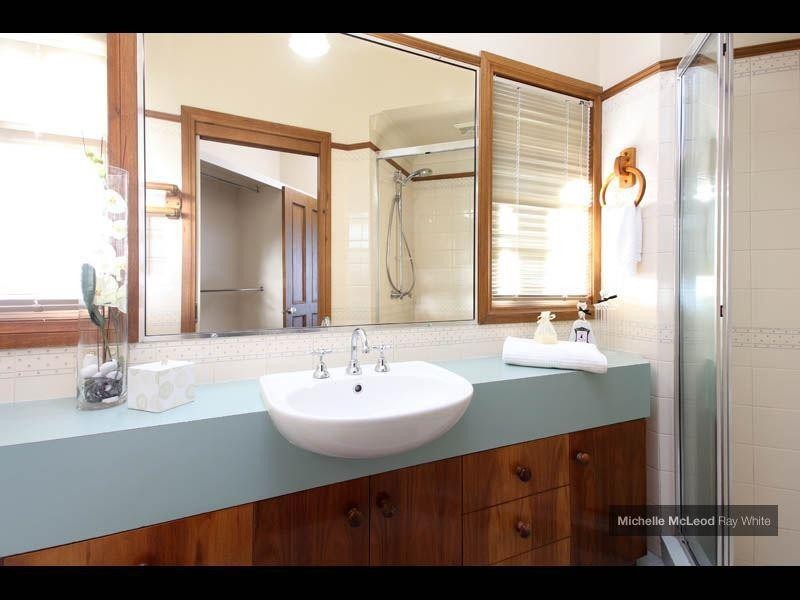 5 Maculata Drive, Chapel Hill QLD 4069