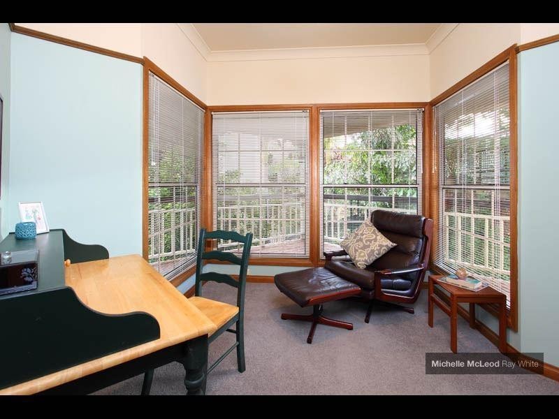 5 Maculata Drive, Chapel Hill QLD 4069