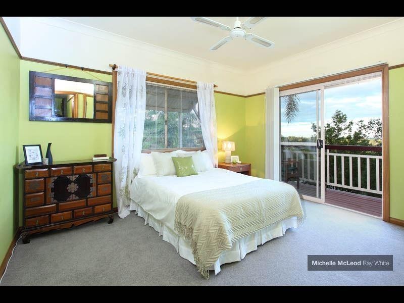 5 Maculata Drive, Chapel Hill QLD 4069