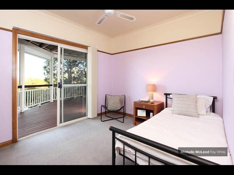 5 Maculata Drive, Chapel Hill QLD 4069