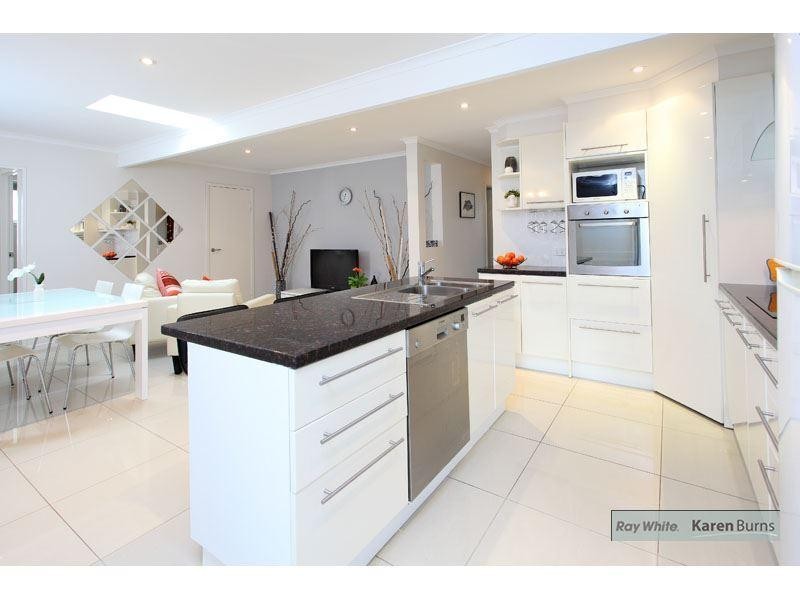 6 Kiandra Street, Chapel Hill QLD 4069