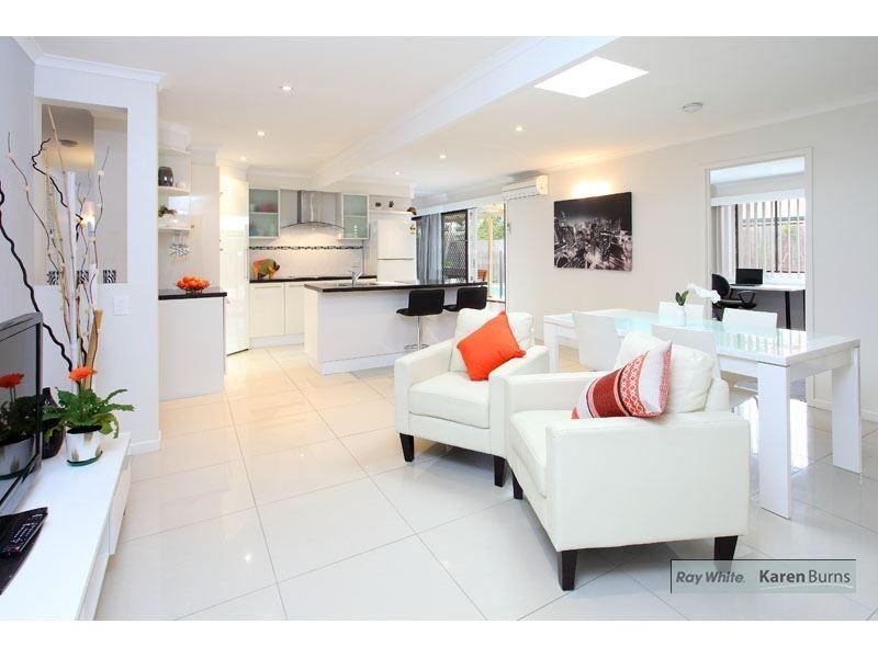 6 Kiandra Street, Chapel Hill QLD 4069