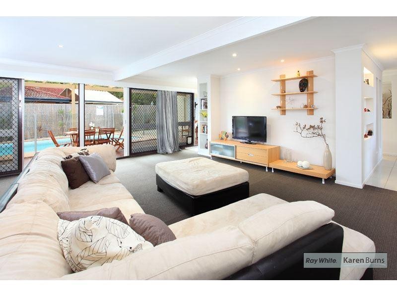 6 Kiandra Street, Chapel Hill QLD 4069