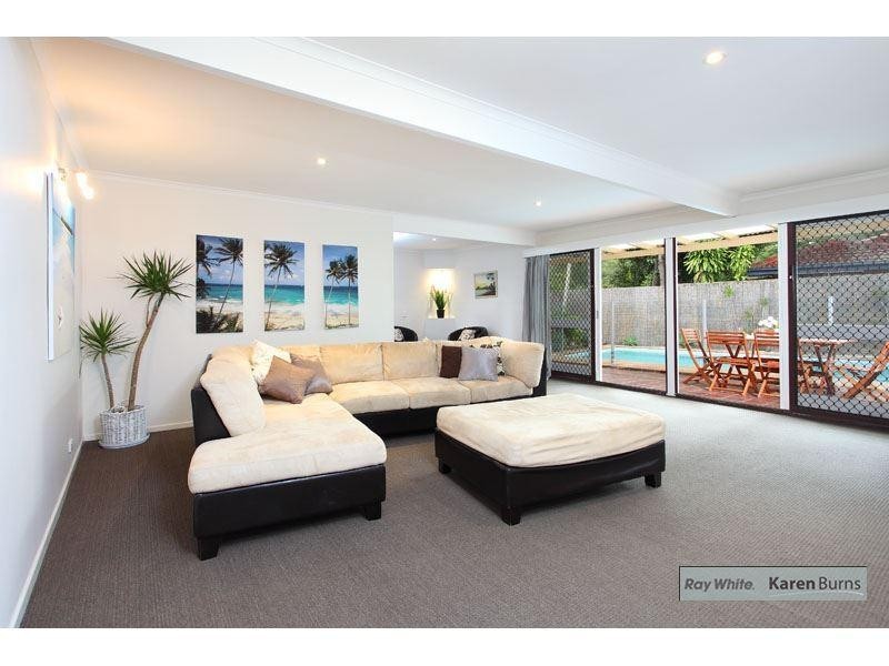 6 Kiandra Street, Chapel Hill QLD 4069