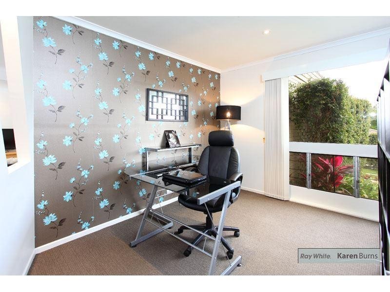 6 Kiandra Street, Chapel Hill QLD 4069