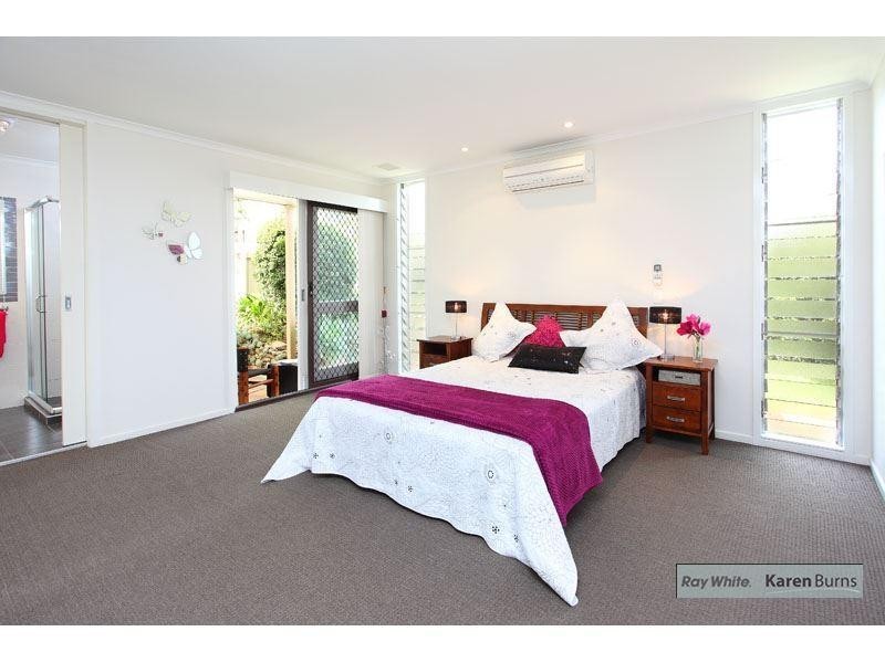 6 Kiandra Street, Chapel Hill QLD 4069