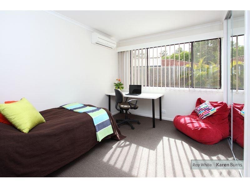 6 Kiandra Street, Chapel Hill QLD 4069