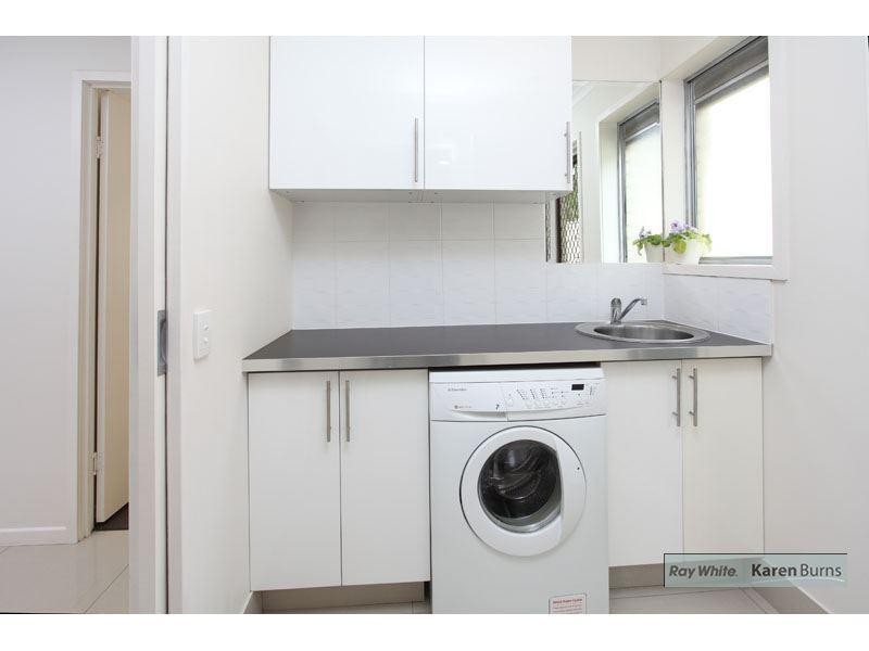 6 Kiandra Street, Chapel Hill QLD 4069