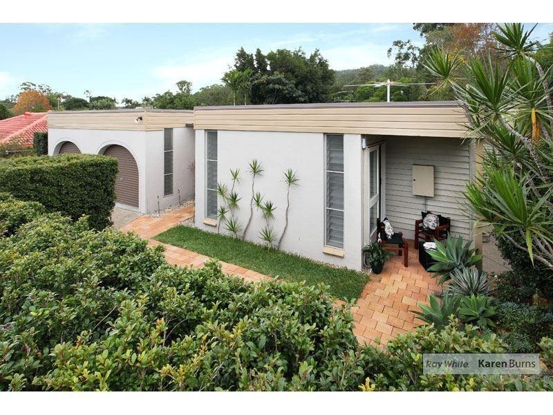 6 Kiandra Street, Chapel Hill QLD 4069