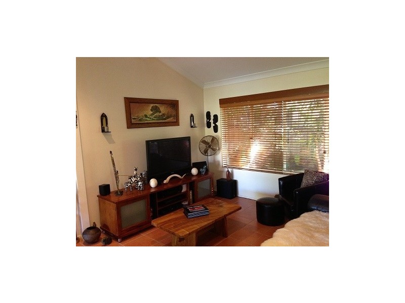 28 Binyara Street, Chapel Hill QLD 4069