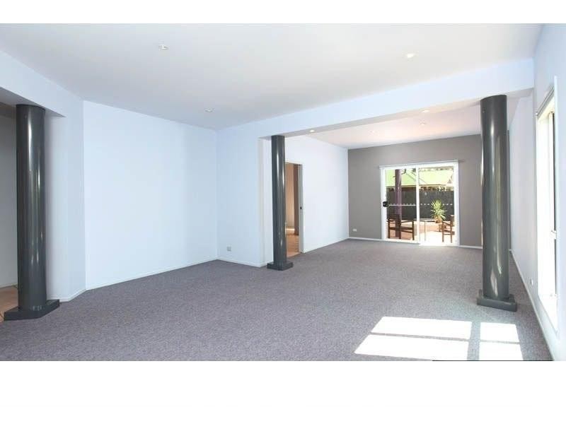 76 Kintyre Street, Brookfield QLD 4069