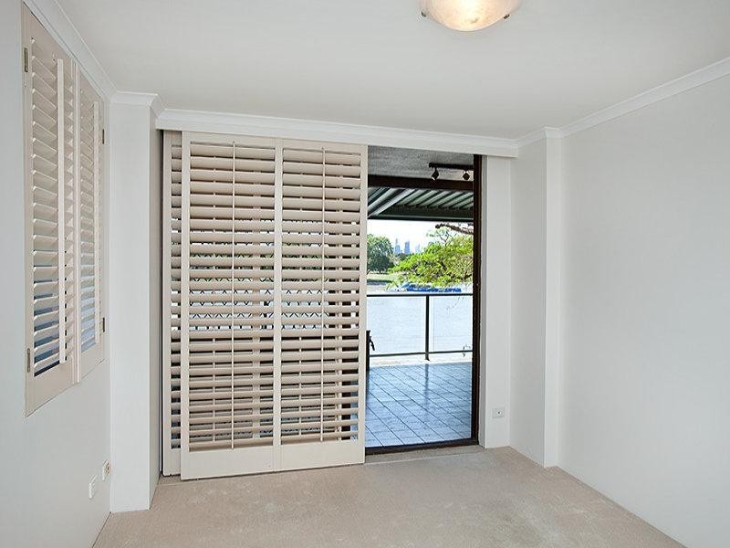 1/12 Sandford Street, St Lucia QLD 4067
