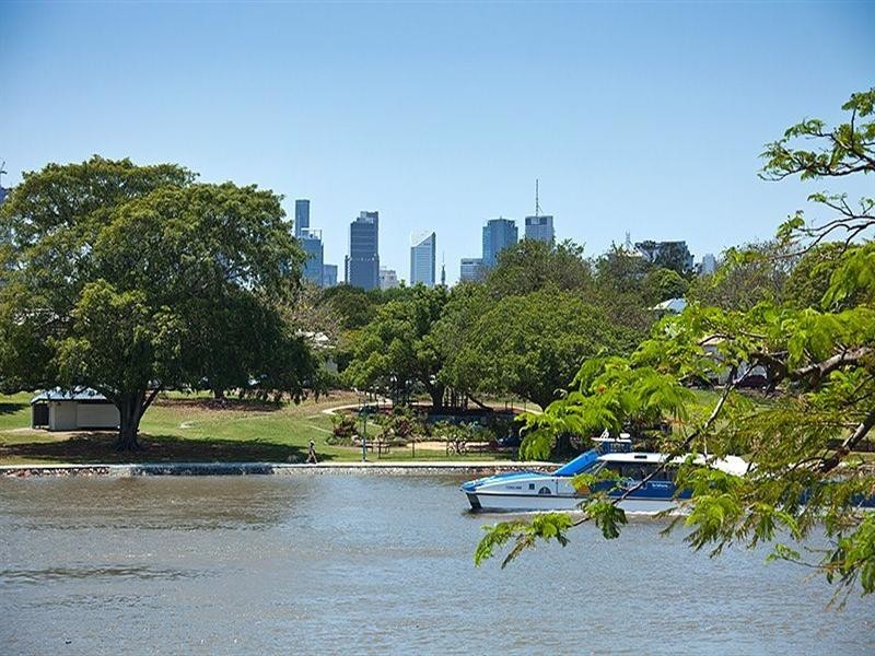 1/12 Sandford Street, St Lucia QLD 4067