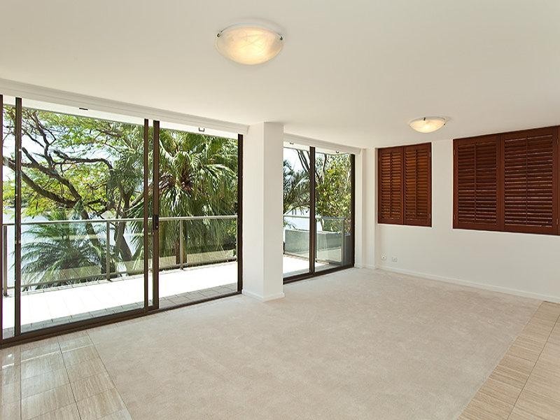 1/12 Sandford Street, St Lucia QLD 4067